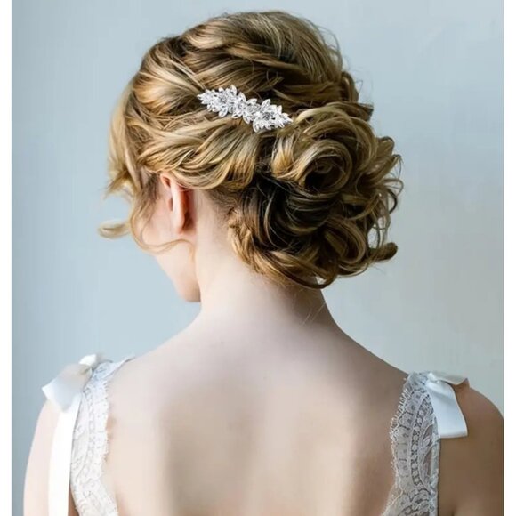 2 pc Elegant Crystal Bridal Hair Clip Shrapnel Glittery Leaf Design Suitable new - Picture 3 of 12